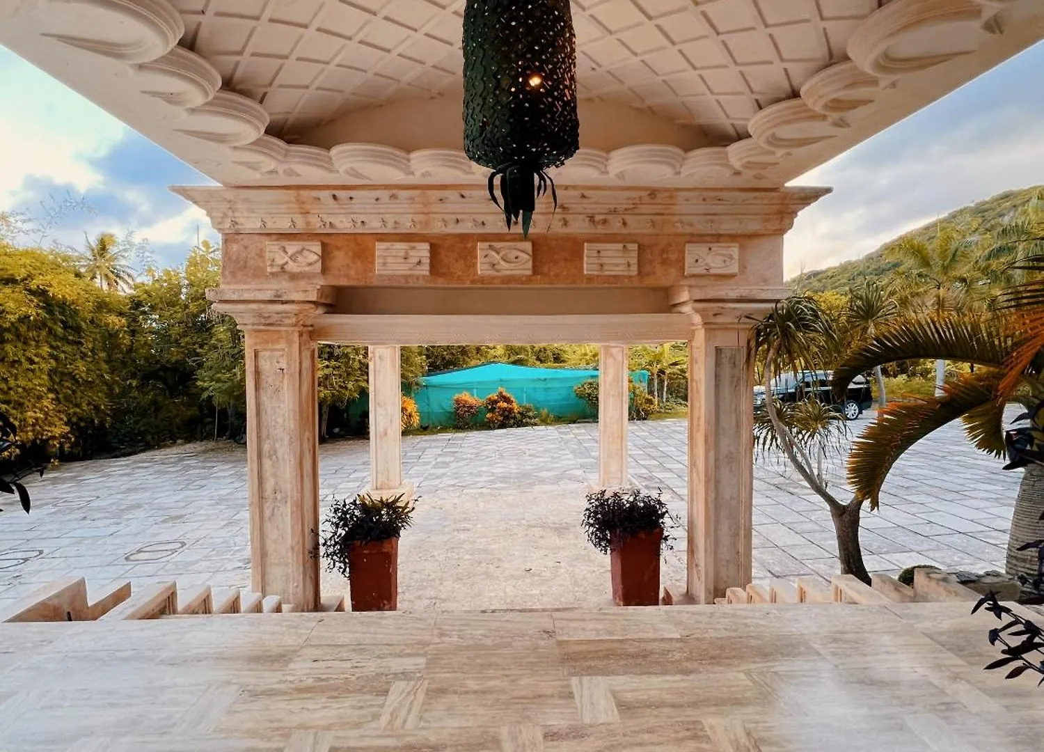 Villa Tesoros Del Mar - Luxury Beachfront Villa With Natural Pool, Jacuzzi, Mountain Views, Yoga, Bbq, Wi-Fi, Pet & Family Friendly, Barahona Adventures