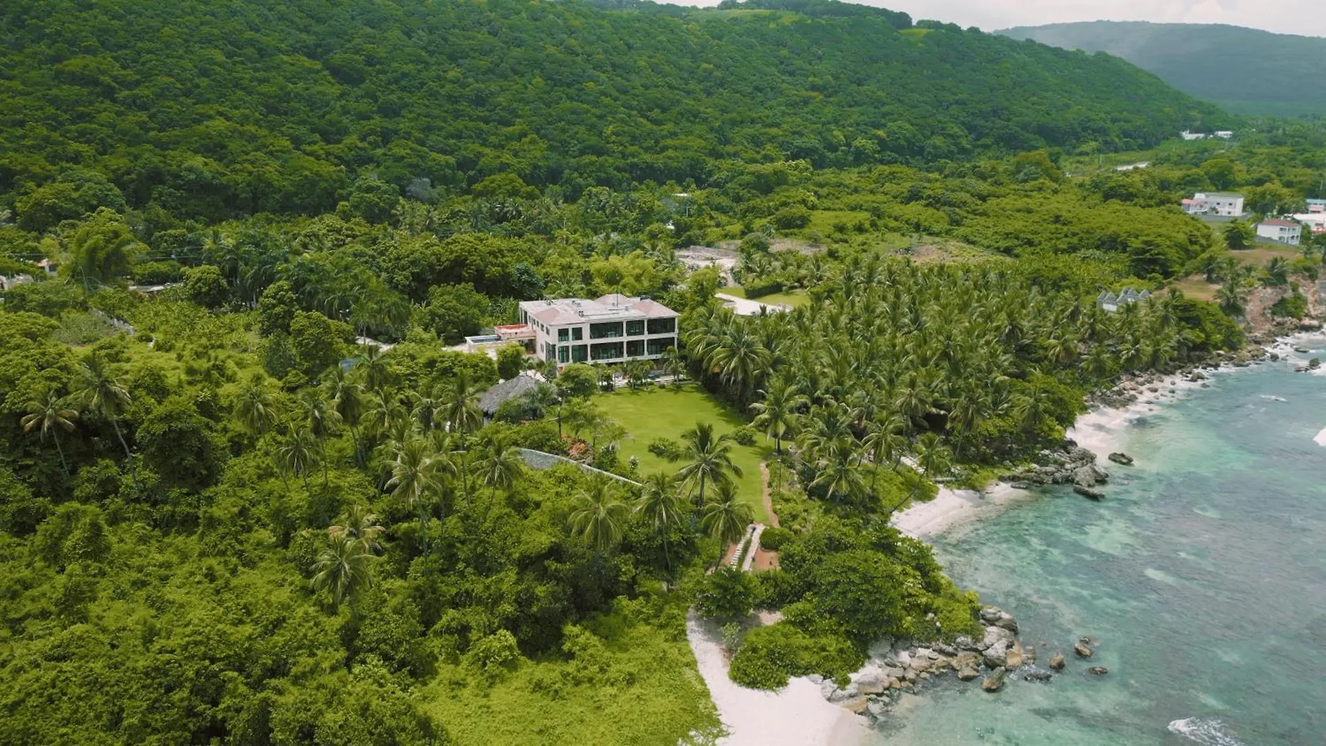 Villa Tesoros Del Mar - Luxury Beachfront Villa With Natural Pool, Jacuzzi, Mountain Views, Yoga, Bbq, Wi-Fi, Pet & Family Friendly, Barahona Adventures 0*,  ドミニカ共和国