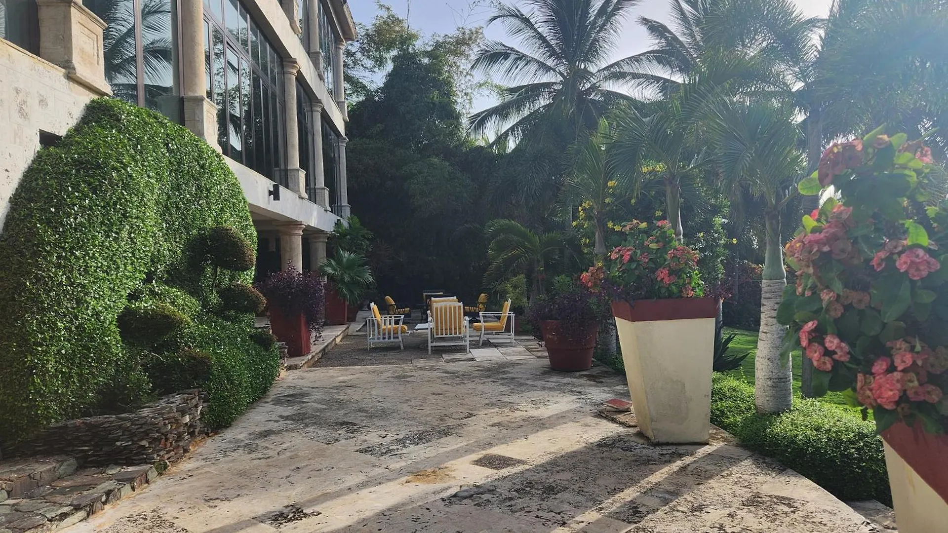 Villa Tesoros Del Mar - Luxury Beachfront Villa With Natural Pool, Jacuzzi, Mountain Views, Yoga, Bbq, Wi-Fi, Pet & Family Friendly, Barahona Adventures 0*,