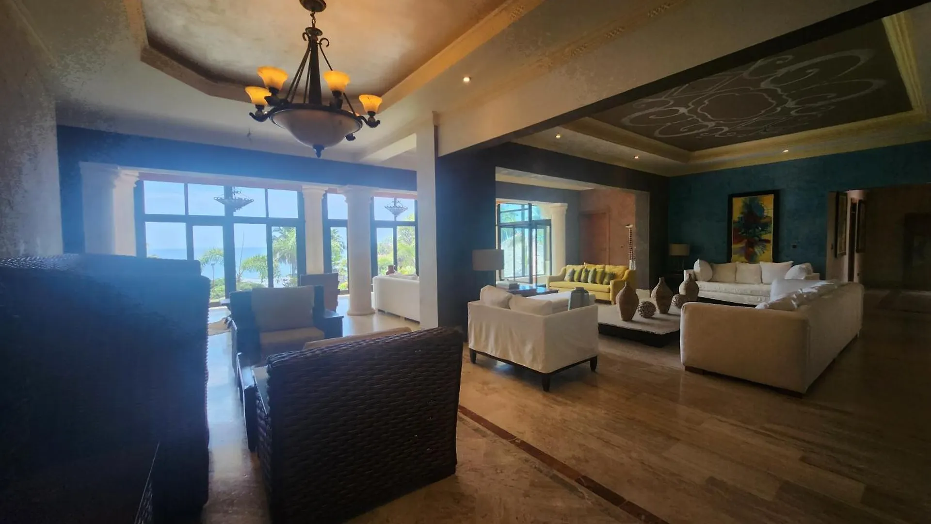 Villa Tesoros Del Mar - Luxury Beachfront Villa With Natural Pool, Jacuzzi, Mountain Views, Yoga, Bbq, Wi-Fi, Pet & Family Friendly, Barahona Adventures