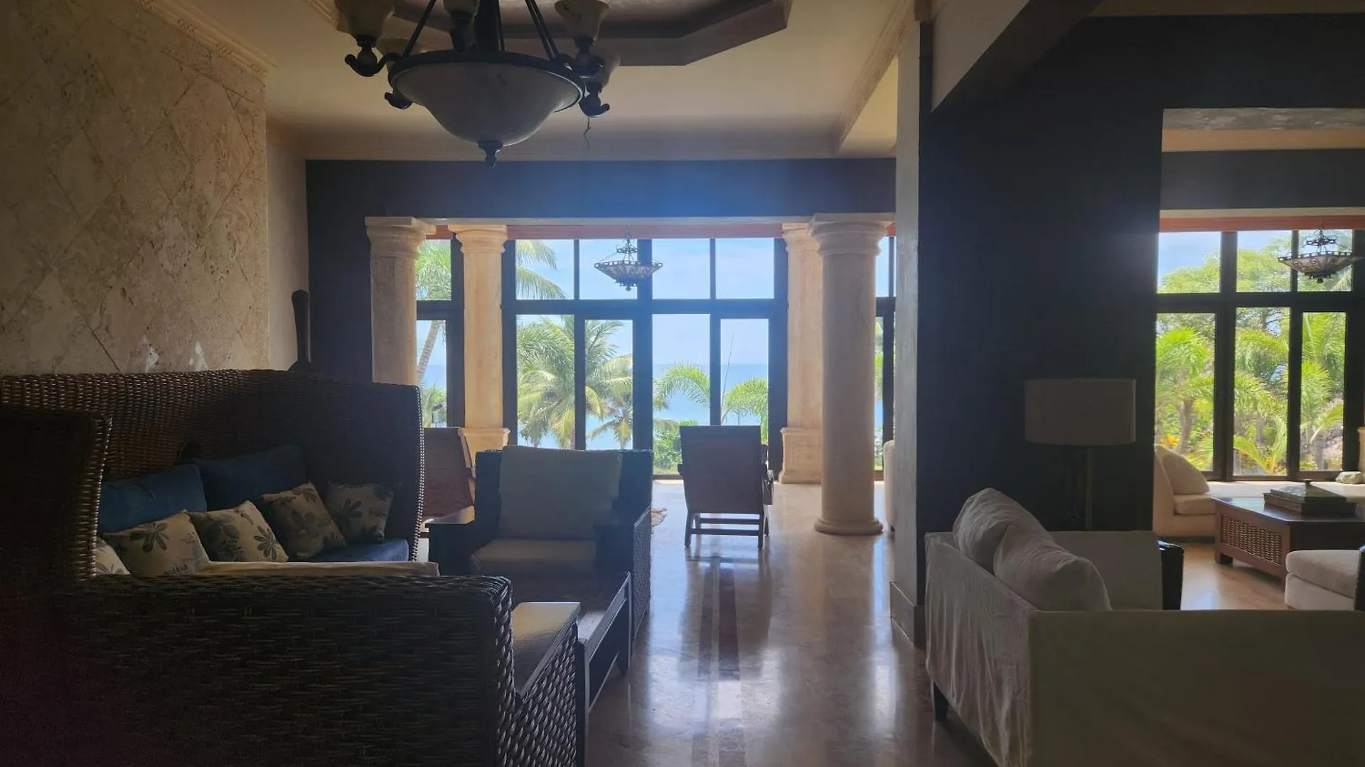 Villa Tesoros Del Mar - Luxury Beachfront Villa With Natural Pool, Jacuzzi, Mountain Views, Yoga, Bbq, Wi-Fi, Pet & Family Friendly, Barahona Adventures ドミニカ共和国