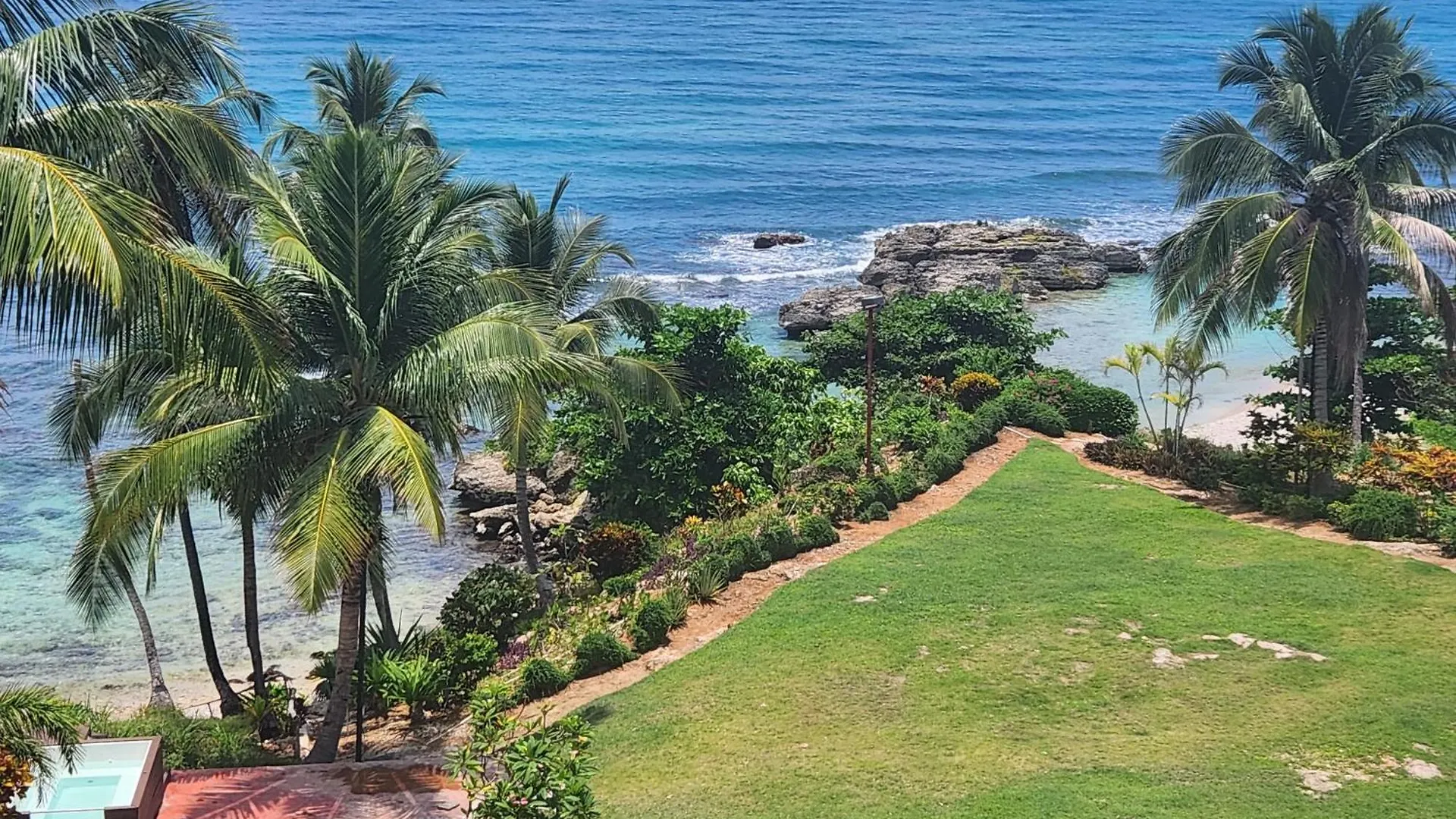 Villa Tesoros Del Mar - Luxury Beachfront Villa With Natural Pool, Jacuzzi, Mountain Views, Yoga, Bbq, Wi-Fi, Pet & Family Friendly, Barahona Adventures 0*,