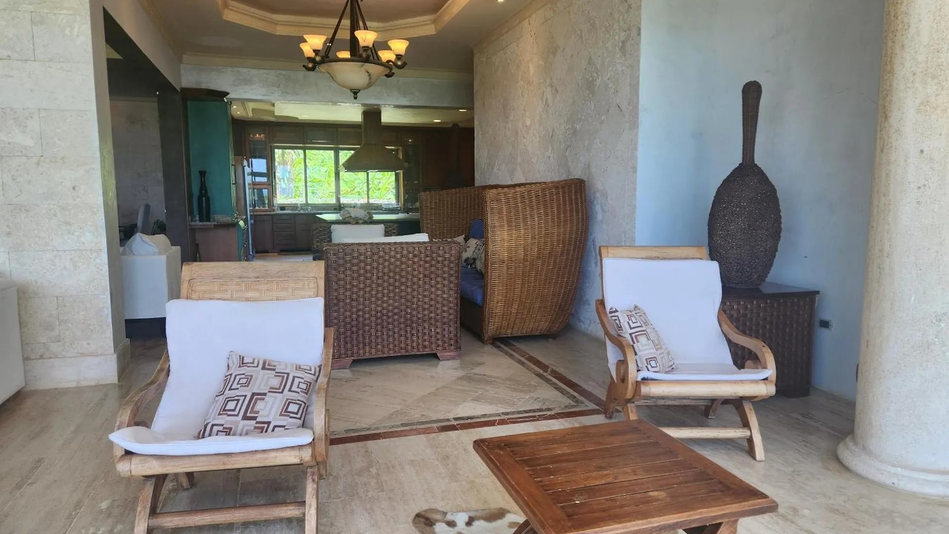 Villa Tesoros Del Mar - Luxury Beachfront Villa With Natural Pool, Jacuzzi, Mountain Views, Yoga, Bbq, Wi-Fi, Pet & Family Friendly, Barahona Adventures