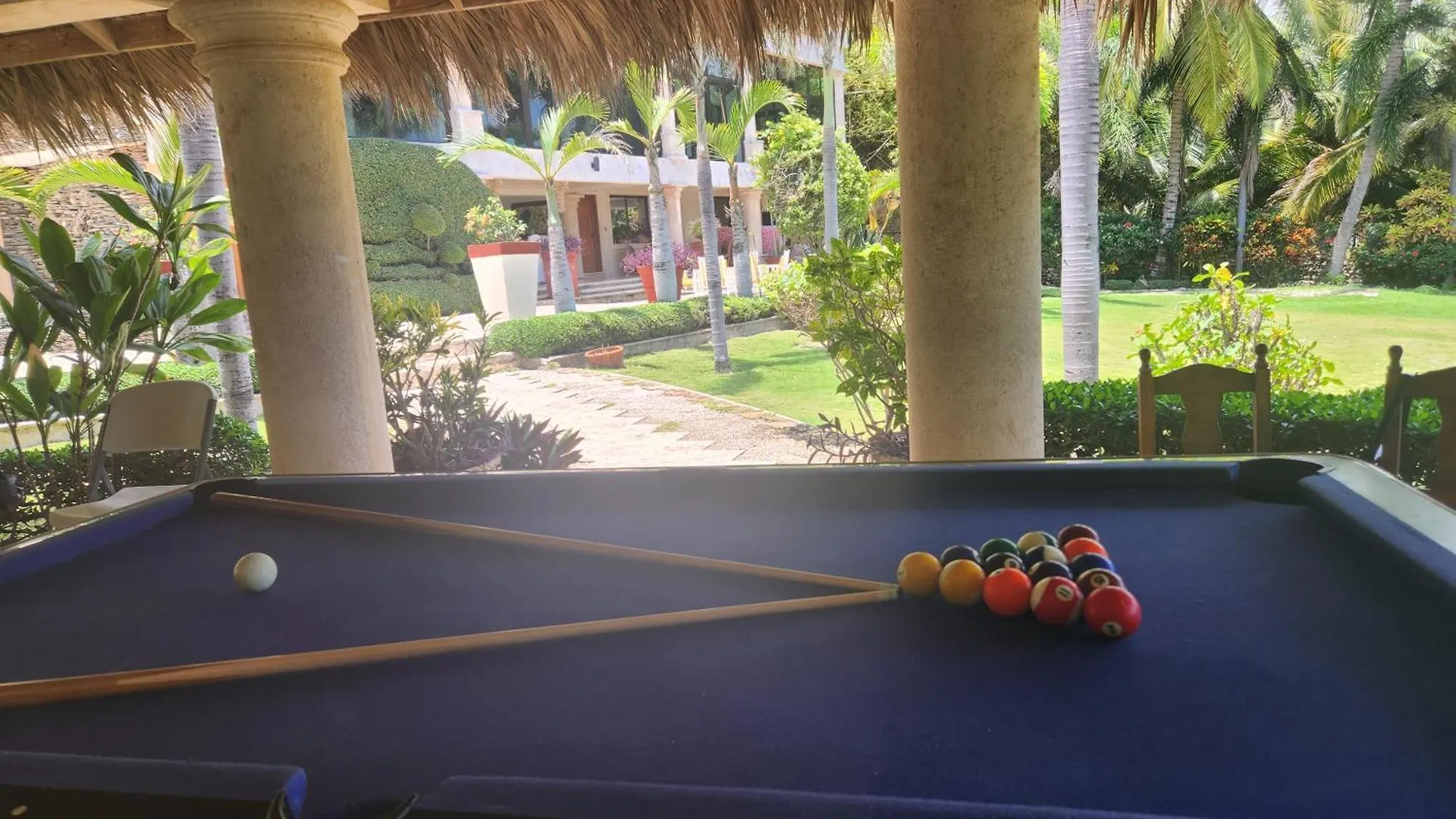 Villa Tesoros Del Mar - Luxury Beachfront Villa With Natural Pool, Jacuzzi, Mountain Views, Yoga, Bbq, Wi-Fi, Pet & Family Friendly, Barahona Adventures