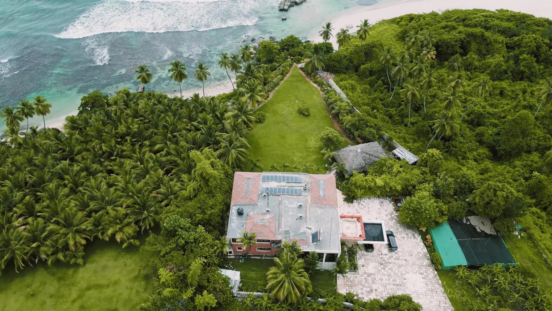 Villa Tesoros Del Mar - Luxury Beachfront Villa With Natural Pool, Jacuzzi, Mountain Views, Yoga, Bbq, Wi-Fi, Pet & Family Friendly, Barahona Adventures Dominik Cumhuriyeti