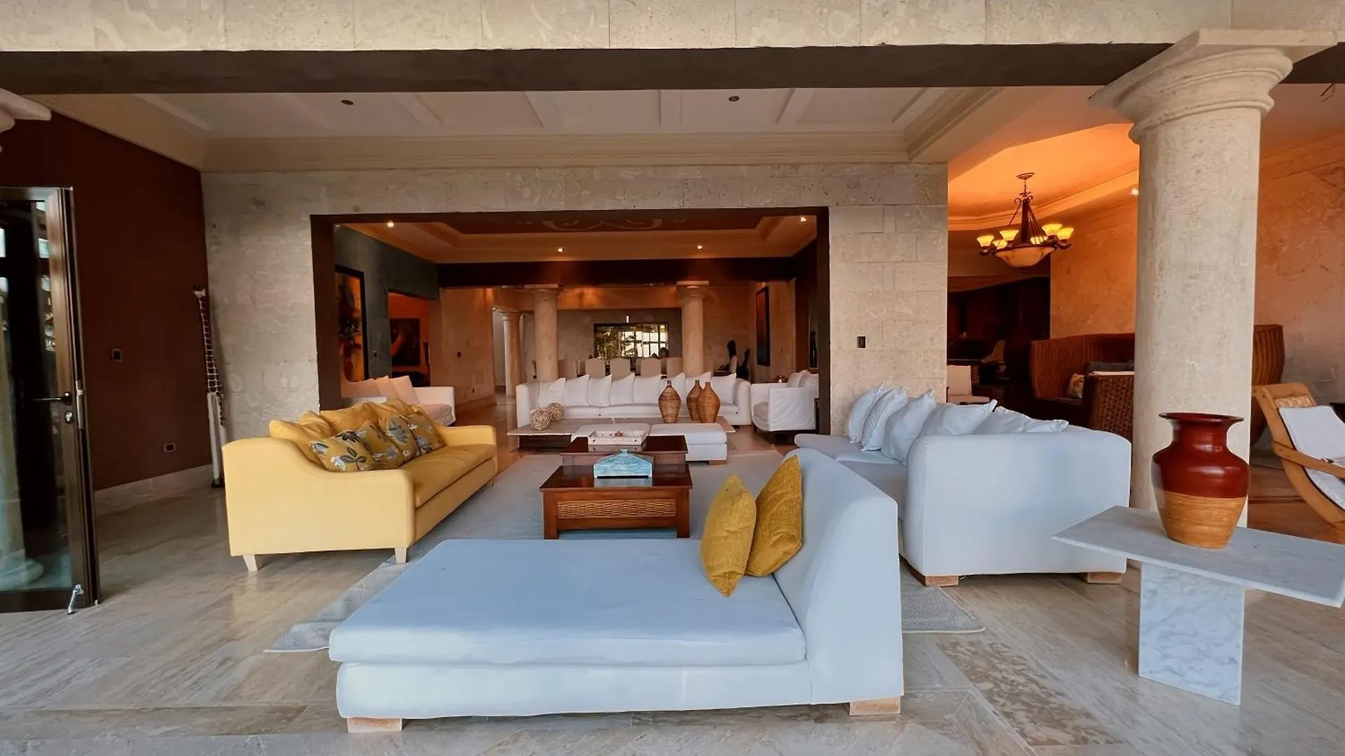 Villa Tesoros Del Mar - Luxury Beachfront Villa With Natural Pool, Jacuzzi, Mountain Views, Yoga, Bbq, Wi-Fi, Pet & Family Friendly, Barahona Adventures
