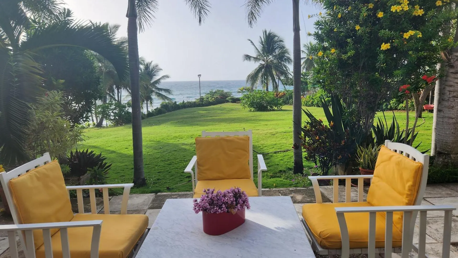 Villa Tesoros Del Mar - Luxury Beachfront Villa With Natural Pool, Jacuzzi, Mountain Views, Yoga, Bbq, Wi-Fi, Pet & Family Friendly, Barahona Adventures