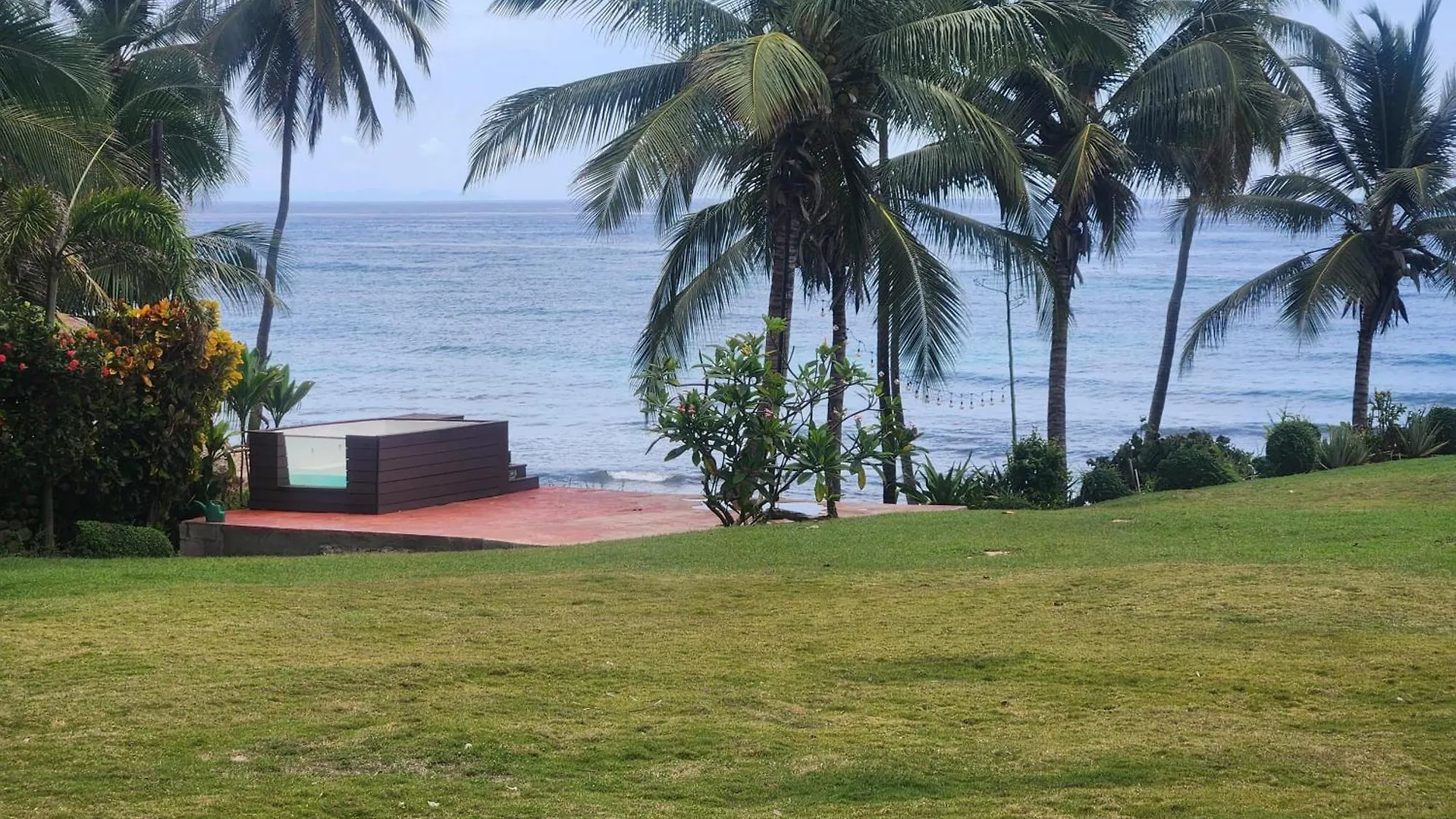 Villa Tesoros Del Mar - Luxury Beachfront Villa With Natural Pool, Jacuzzi, Mountain Views, Yoga, Bbq, Wi-Fi, Pet & Family Friendly, Barahona Adventures
